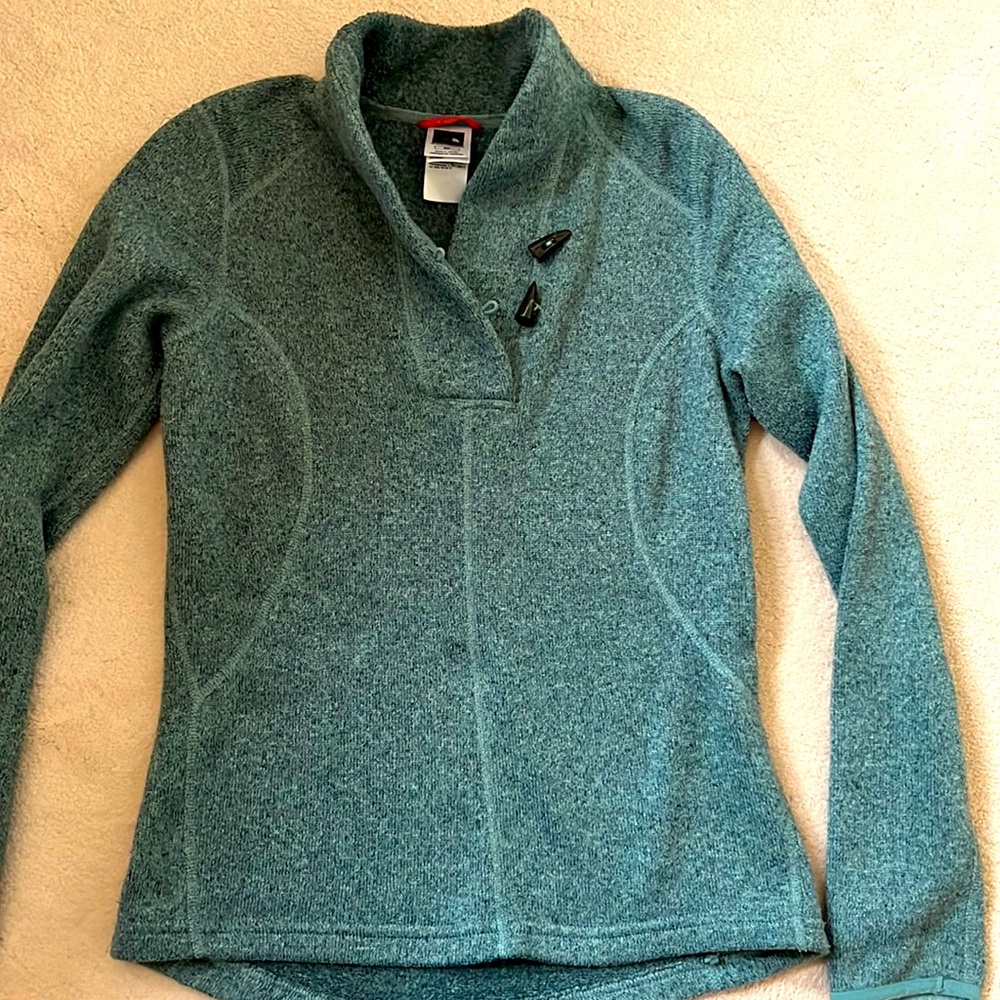 North face pullover sweater with toggles